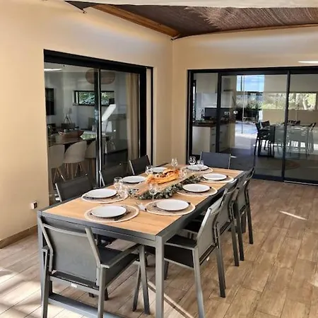 Villa Charmante Villa, 10pers, Clim,piscine,grand Jardin Pougnadoresse