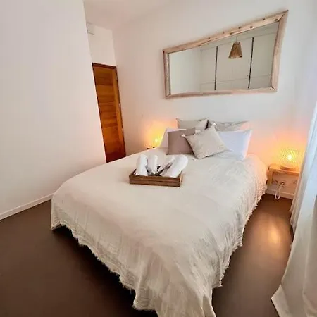 Villa Charmante Villa, 10pers, Clim,piscine,grand Jardin *