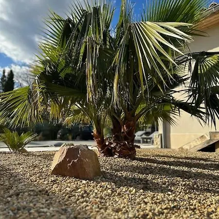 Villa Charmante Villa, 10pers, Clim,piscine,grand Jardin Pougnadoresse