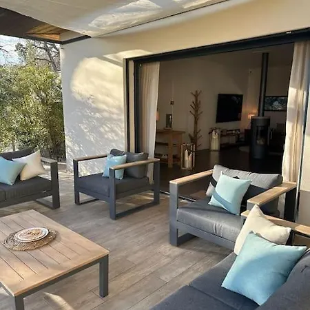Villa Charmante Villa, 10pers, Clim,piscine,grand Jardin Pougnadoresse