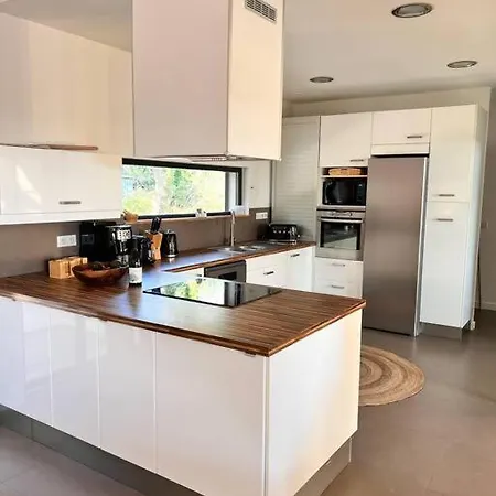 Charmante Villa, 10pers, Clim,piscine,grand Jardin
