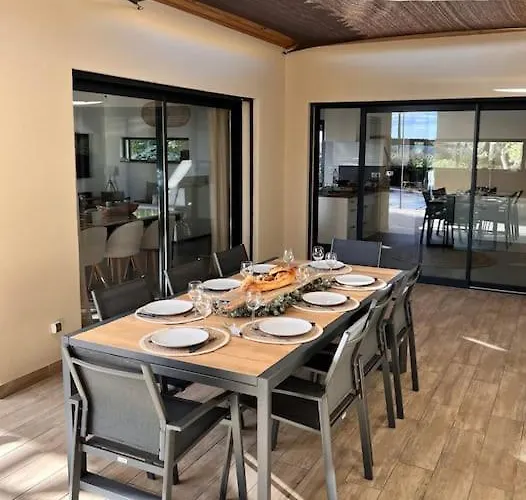 Villa Charmante Villa, 10pers, Clim,piscine,grand Jardin Pougnadoresse
