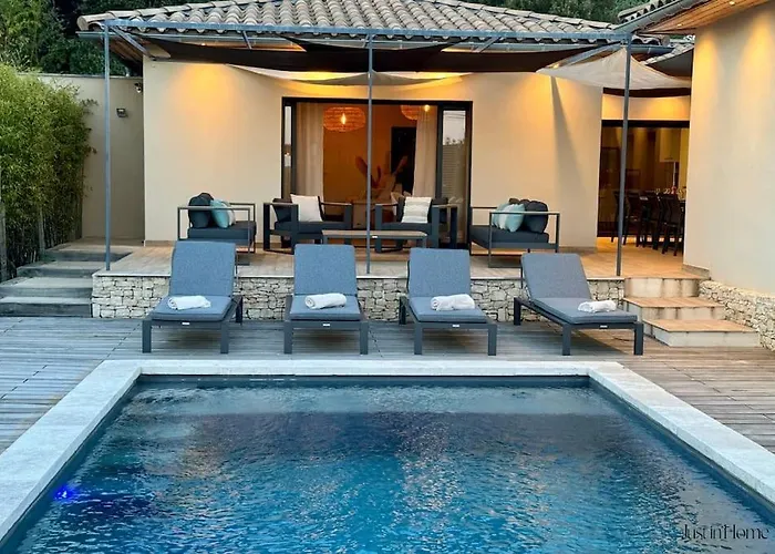 Villa Charmante Villa, 10pers, Clim,piscine,grand Jardin Pougnadoresse