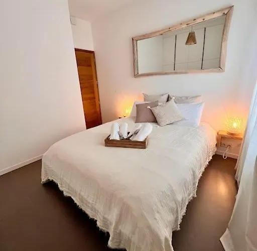 Villa Charmante Villa, 10pers, Clim,piscine,grand Jardin *